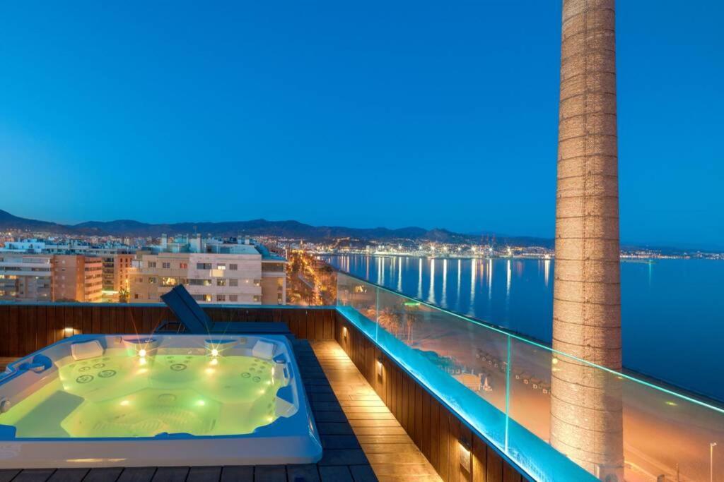 Appartement D&R Penthouse On The Beach à Málaga Extérieur photo