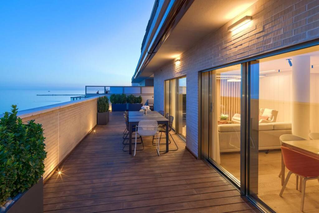Appartement D&R Penthouse On The Beach à Málaga Extérieur photo